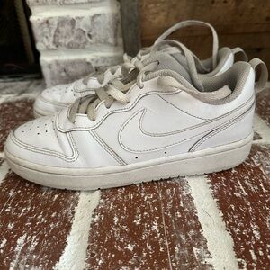 Nike Court Low Sneakers
